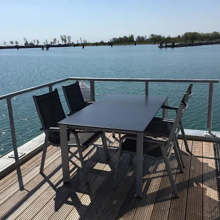 Schwimmendes Ferienhaus Hausboot Antares One By Seeblick Ferien Oro Hébergement de vacances *