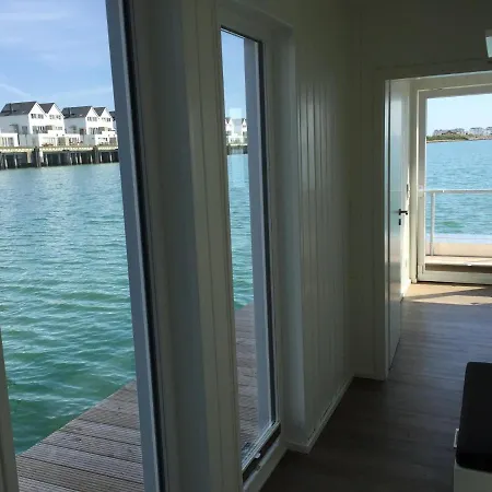 Hébergement de vacances Schwimmendes Ferienhaus Hausboot Antares One By Seeblick Ferien Oro Olpenitz
