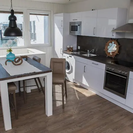 Schwimmendes Ferienhaus Hausboot Antares One By Seeblick Ferien Oro Olpenitz