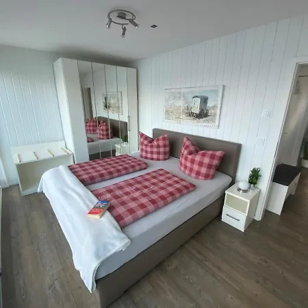 Schwimmendes Ferienhaus Hausboot Antares One By Seeblick Ferien Oro Olpenitz