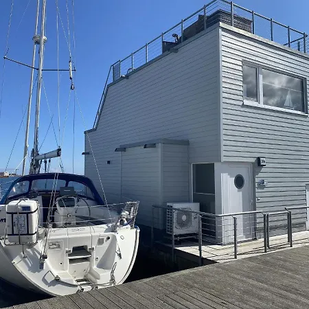Schwimmendes Ferienhaus Hausboot Antares One By Seeblick Ferien Oro Hébergement de vacances