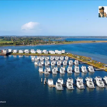 Hébergement de vacances Schwimmendes Ferienhaus Hausboot Antares One By Seeblick Ferien Oro Olpenitz